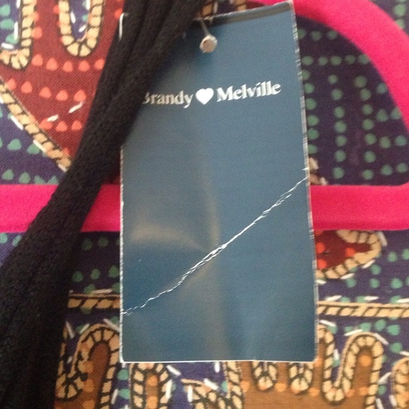 ❗️SOLD❗️Brandy Melville knit tank - Picture 2 of 4