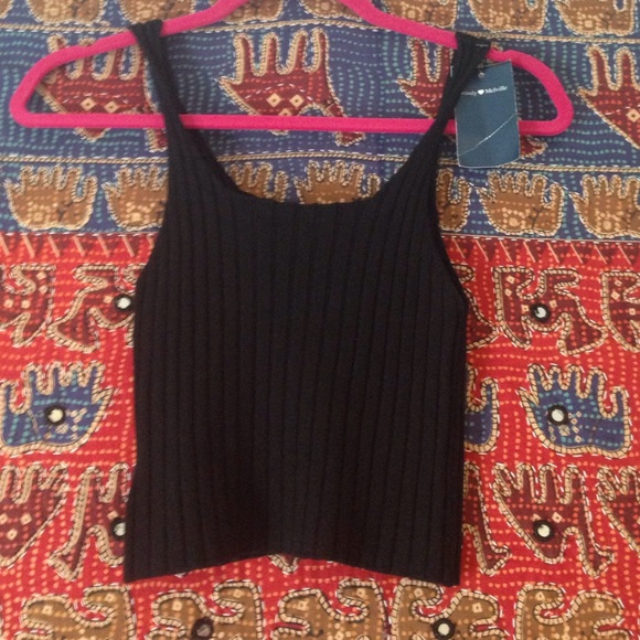 ❗️SOLD❗️Brandy Melville knit tank - Picture 3 of 4
