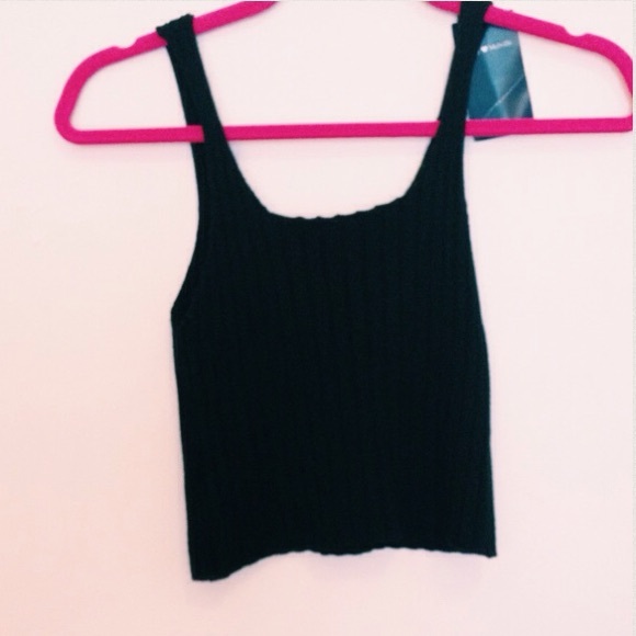 ❗️SOLD❗️Brandy Melville knit tank - Picture 4 of 4