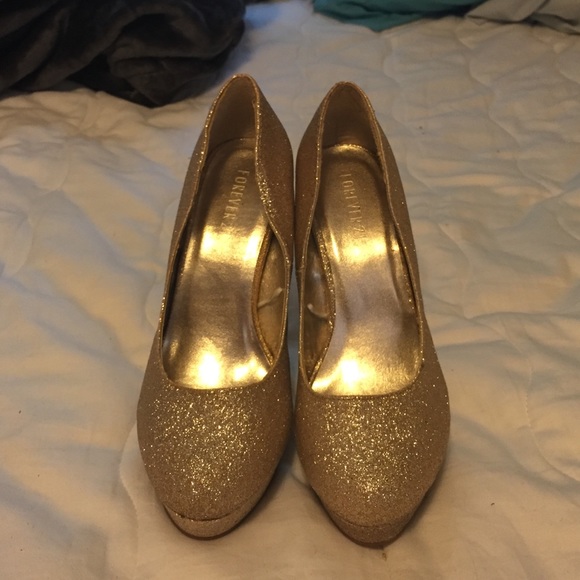 Sparkly gold pumps