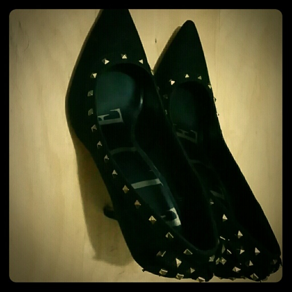 Elle Black Suede Low Heels Pumps