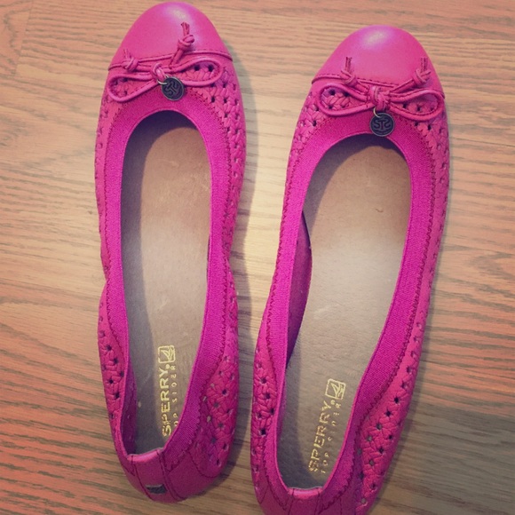 RESERVED FOR @nicolle810******Brand new pink flats