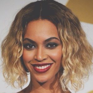 Meet your Posher, Esmeralda