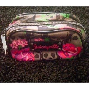 🎉SALE🎉 Betsey Johnson Bag