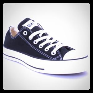 Black Converse!