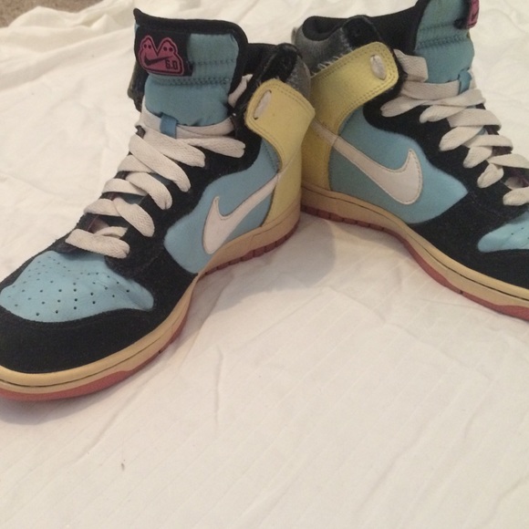 Yellow & baby blue Nike Hightop 6.0s