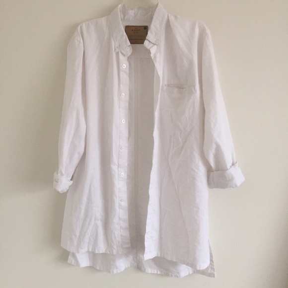 Urban Outfitters White button up