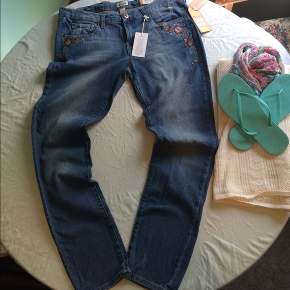 Embroidered skinny jeans! Super cute!!