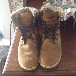 Genuine leather Timberland faux fur lined boots