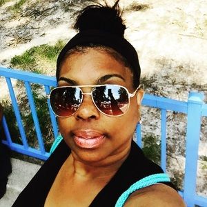 Meet your Posher, Tara