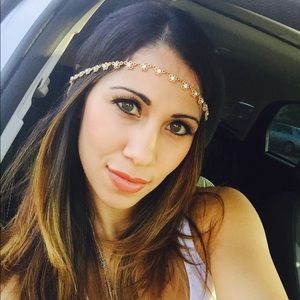 Meet your Posher, Taya