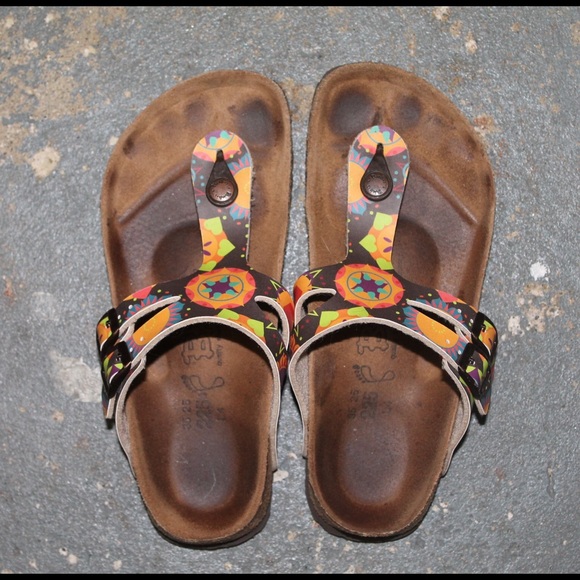 Birkenstock, thong styled.