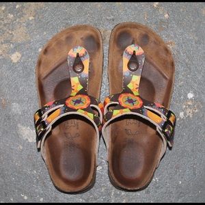 Birkenstock, thong styled.