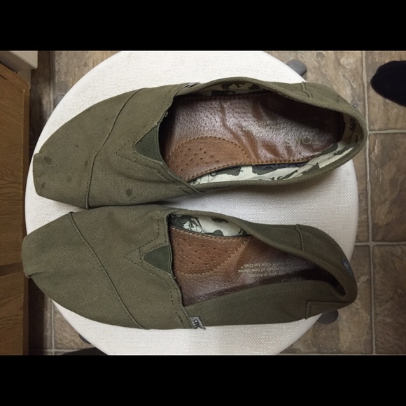 TOMS Shoes - olive TOMS