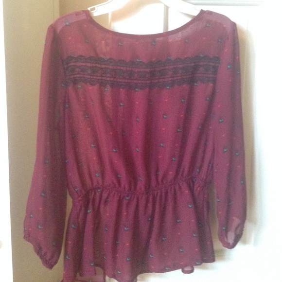 Maroon lightweight top - Picture 1 of 3