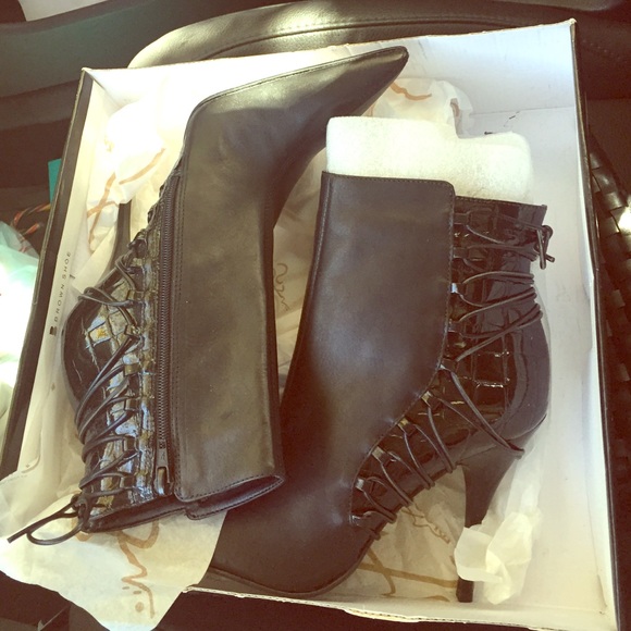 New lace up booties