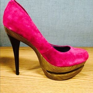 Jessica Simpsons Platform Pumps