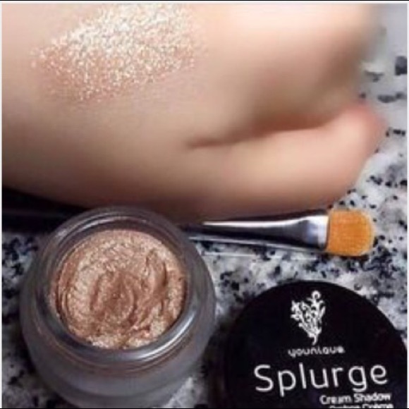 Splurge cream eye shadow-"Elegant"