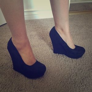 Sexy Black Wedges