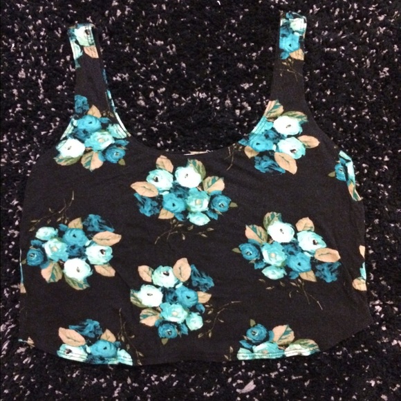 Crop Top black and blue floral