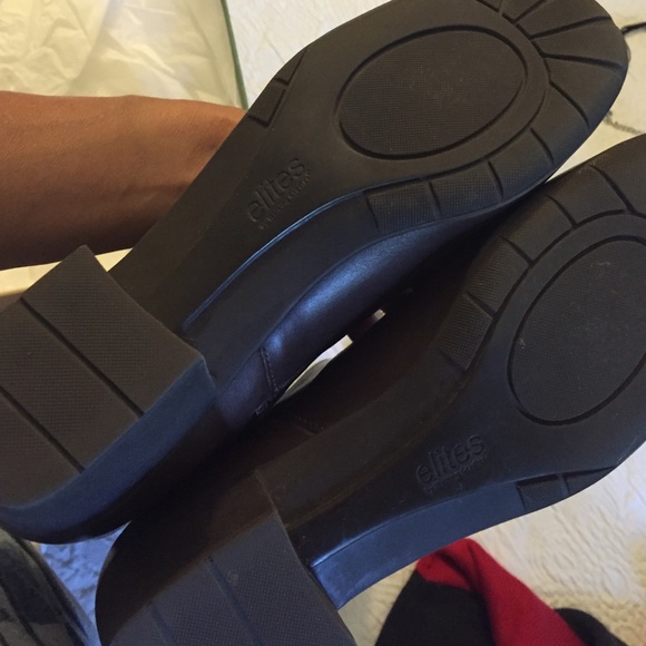 Brown knee high boots - Picture 2 of 2