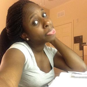 Meet your Posher, Olivia