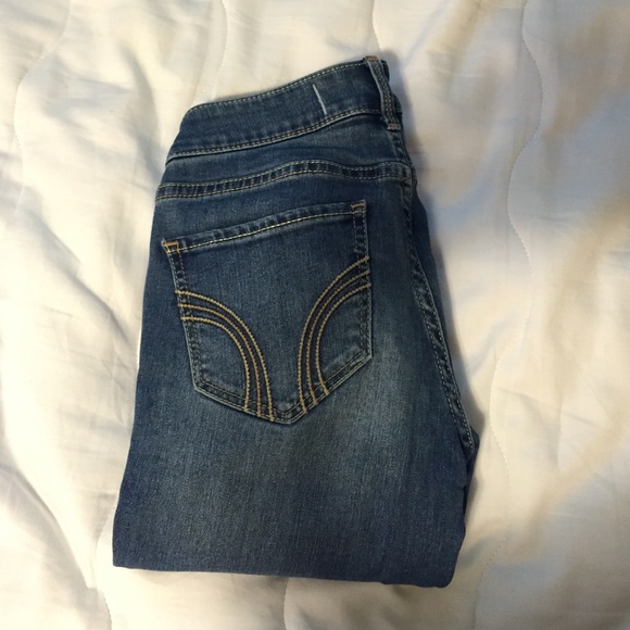 Light wash super skinny jeans