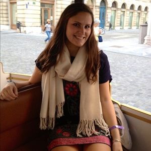 Meet your Posher, Olivia