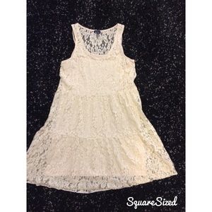 American Eagle lace dress