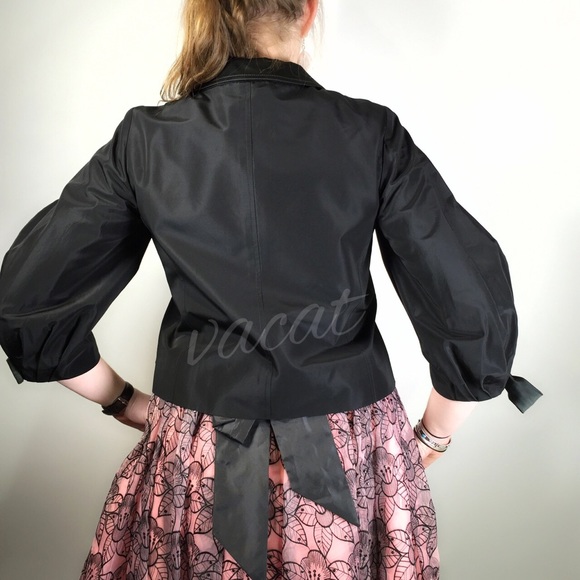 📌SOLD D&G Black Jacket w/Gold Metallic Bows - Picture 2 of 4