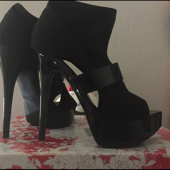 🎋Chinese Laundry ✨Bootie open toe and heel 🌹