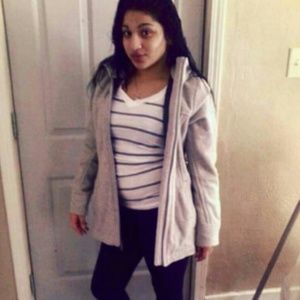 Meet your Posher, Caitlin