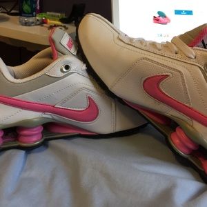 BRAND NEW nike shocks