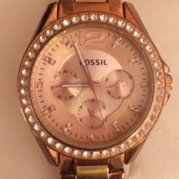 Rose gold fossil watch - Picture 2 of 4