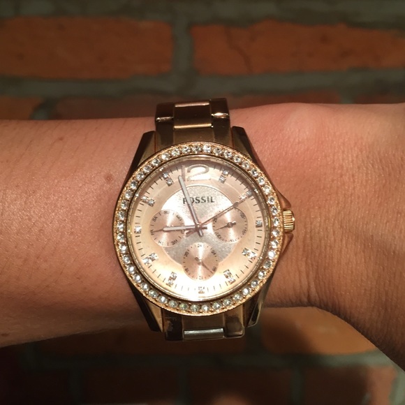 Rose gold fossil watch - Picture 4 of 4