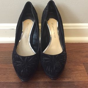 *SOLD* Black sparkly platform heels, size 6