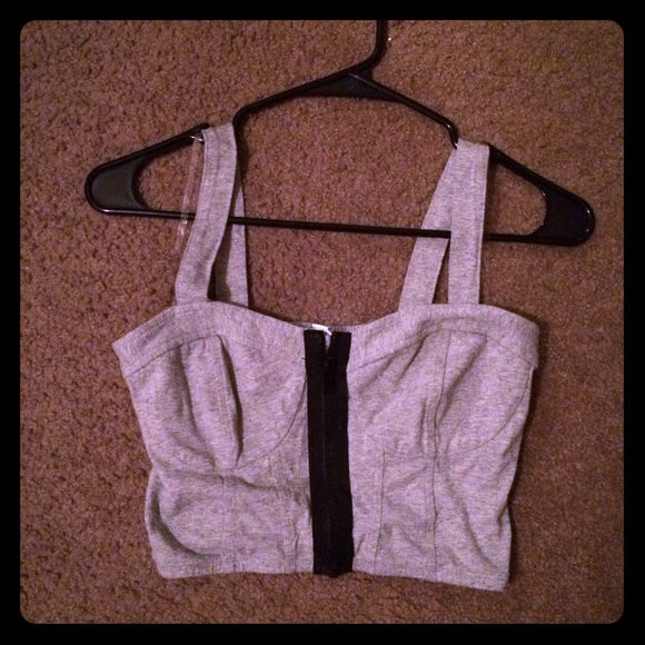 Super cute zip up bra shirt!