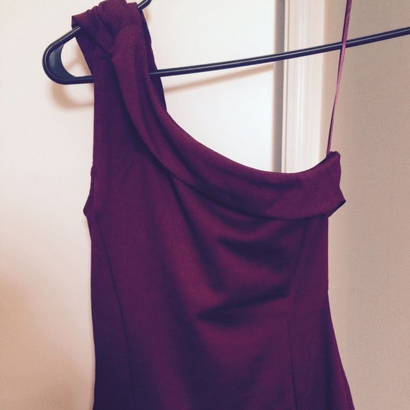 NWT The Limited garnet/burgundy top - Picture 2 of 2