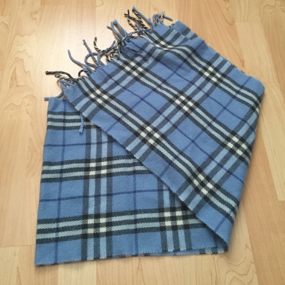 Burberry alike scarf