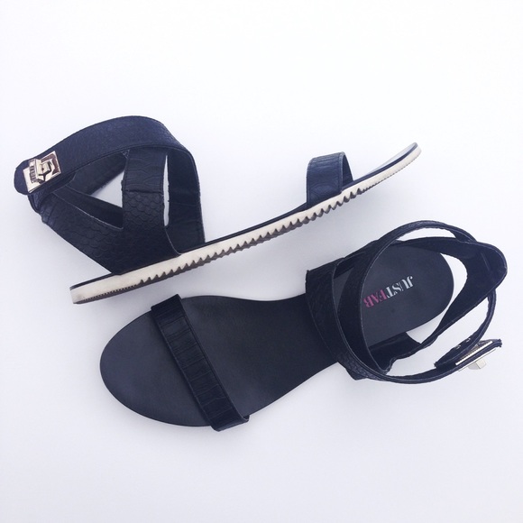 JustFab Shoes - 🎉HP🎉 JUSTFAB Sporty Chic Black Sandal