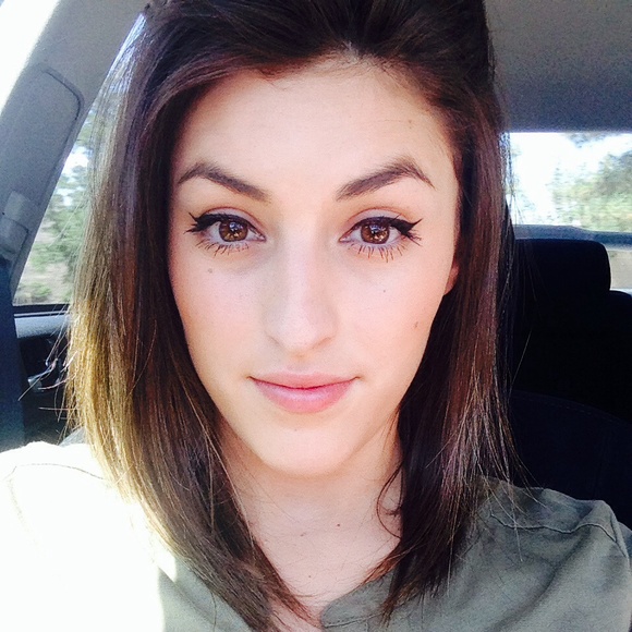 Meet your Posher, Samantha - Picture 1 of 1