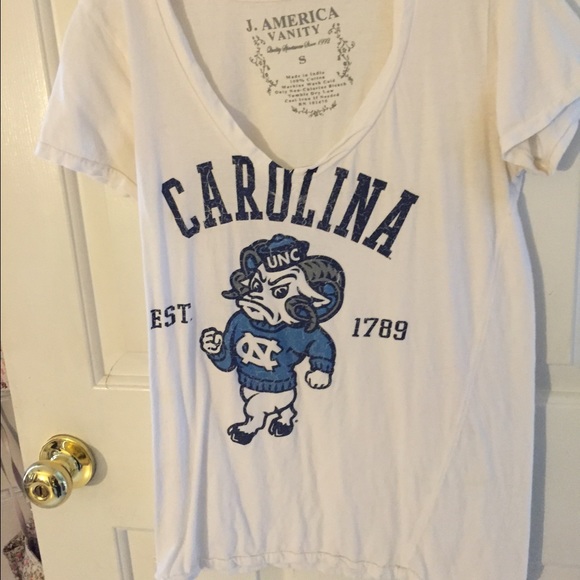 Carolina Tar Heels v neck