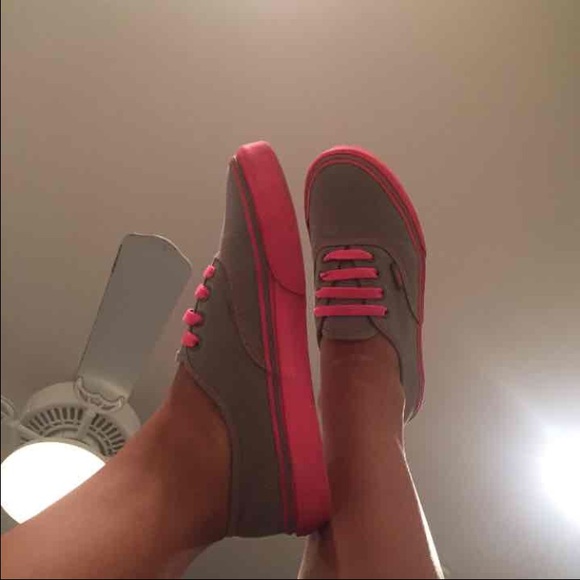 Authentic Vans - Picture 2 of 4