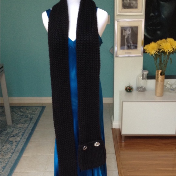 MIchael Kors scarf - Picture 3 of 4