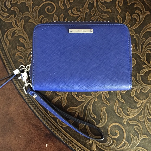Stella & dot tech wallet in cobalt