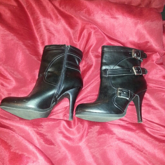 Nine west boots_make an offer!
