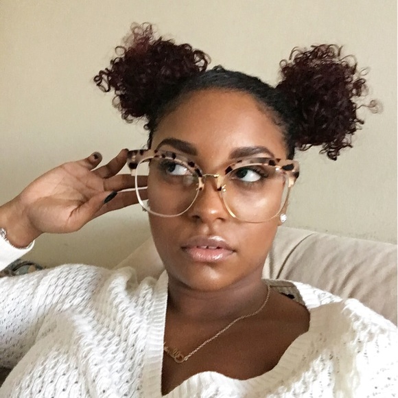 Meet your Posher, Chelsea - Picture 2 of 4