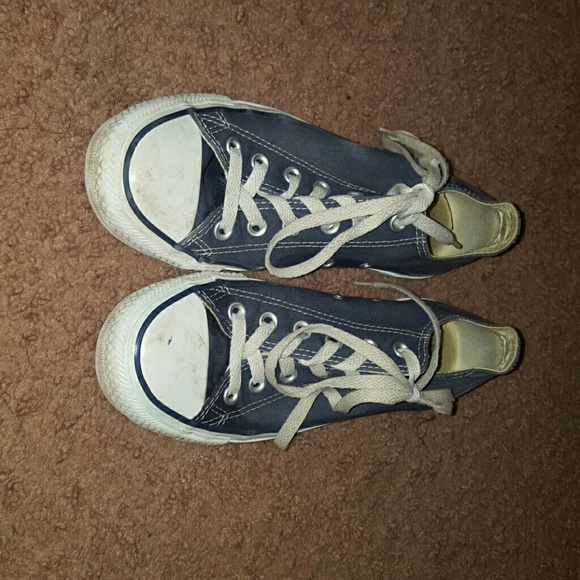 Converse navy low tops