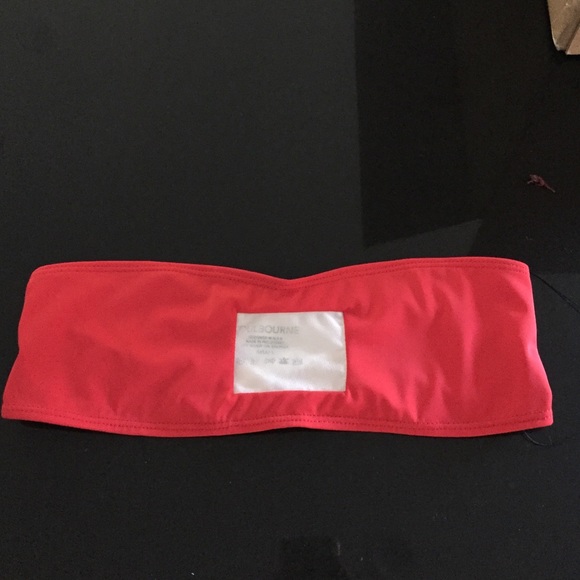 Red bandeau