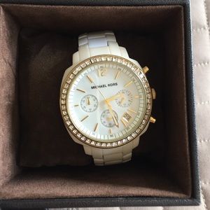 Authentic Michael Kors women's watch!